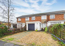 7, Finians Field, Horsham RH13 0JX