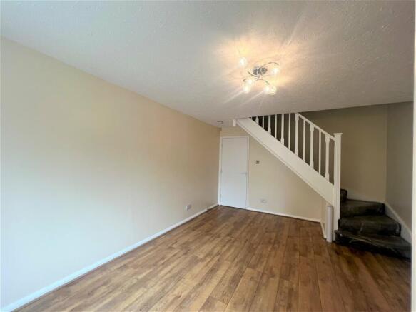4 bed Town House to rent Image 5
