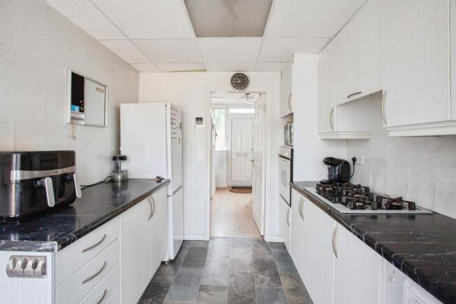 3 bed Semi-Detached for sale Image 7