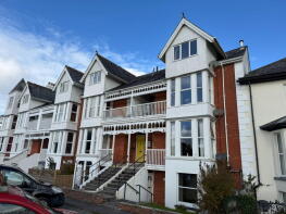 2 Garden Flat, Beech Villas, Road Past Devon Tors Hotel, Yelverton PL20 6DW