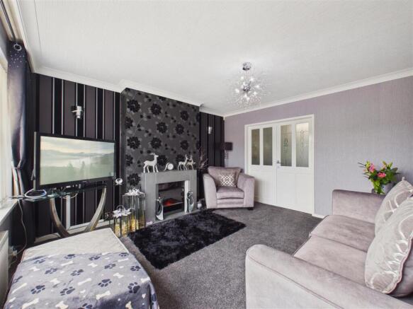 4 bed Semi-Detached for sale Image 4
