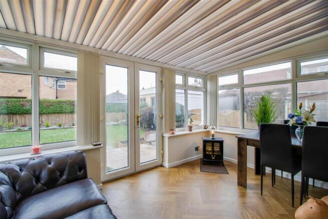 3 bed Detached Bungalow for sale Image 4