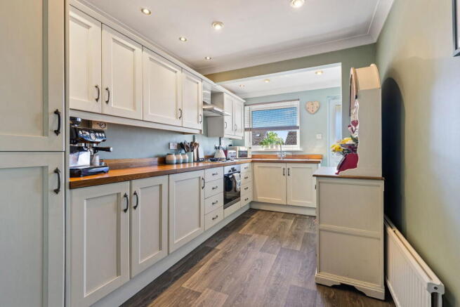 Windsor Close, Bramley, Rotherham, S66 3RS photo 4