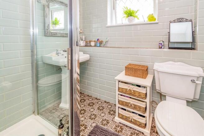 Main bathroom_168...