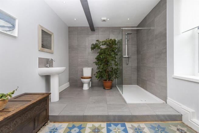 Shower Room.jpg