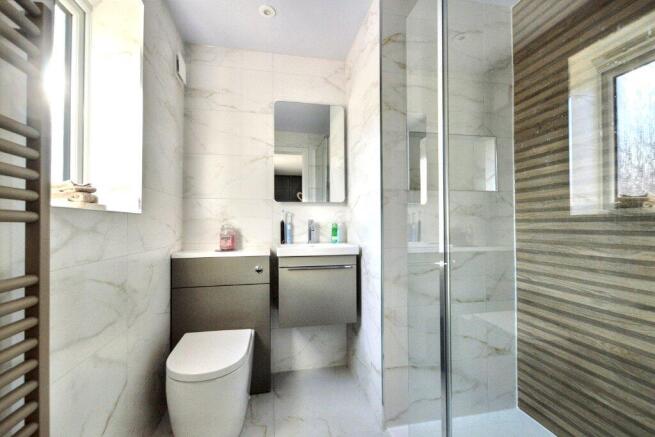 4 bed Detached for sale Image 10