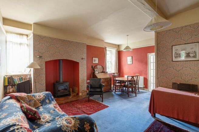 6 bed House for sale Image 10