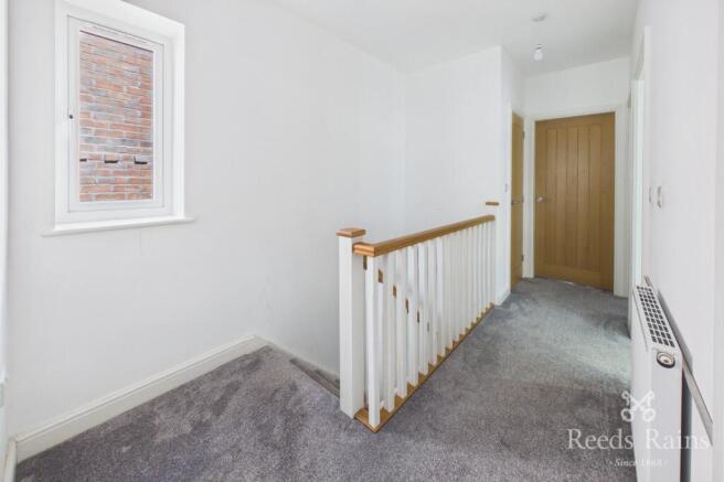 4 bed Detached for sale Image 9
