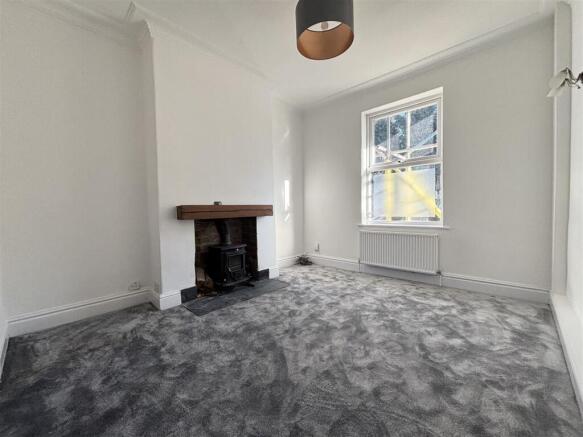 3 bed Detached to rent Image 5