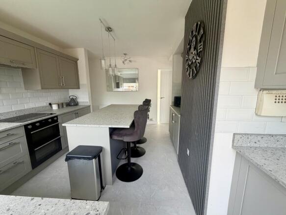 3 bed Bungalow for sale Image 7