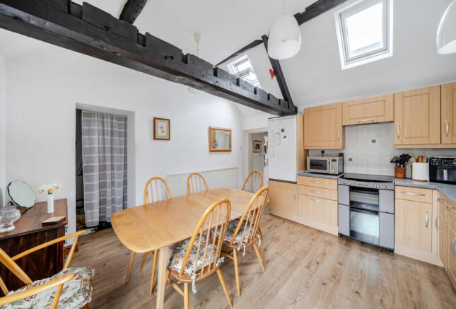 1429202-2-69c1728...