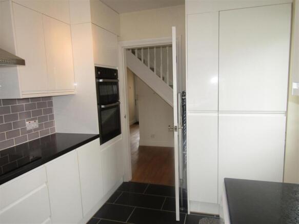 4 bed Bungalow for sale Image 5