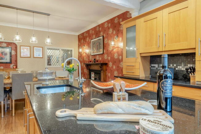 5 bed Manor House for sale Image 10