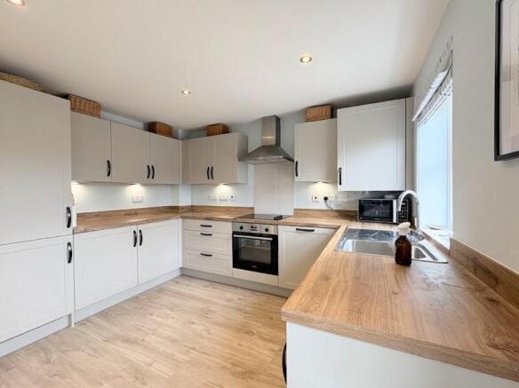 3 bed Terraced for sale Image 7