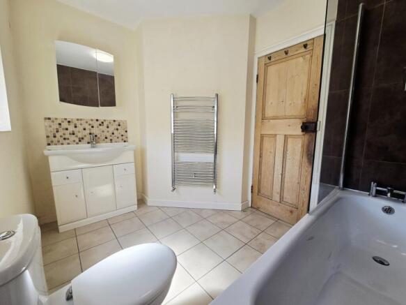 6 bed Terraced to rent Image 11