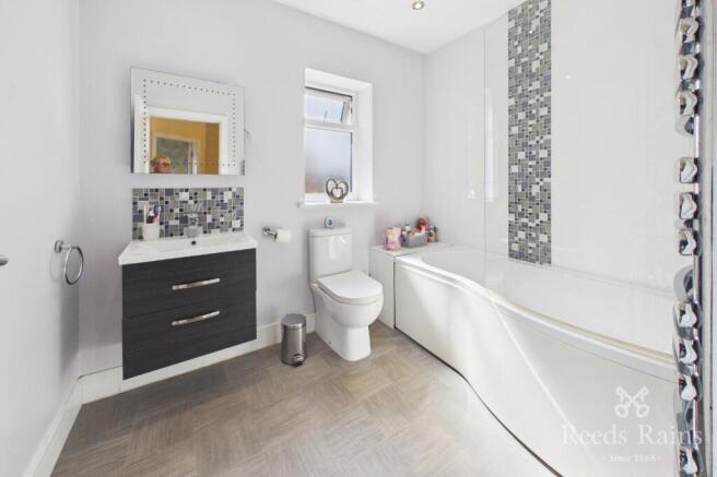 3 bed Detached for sale Image 10