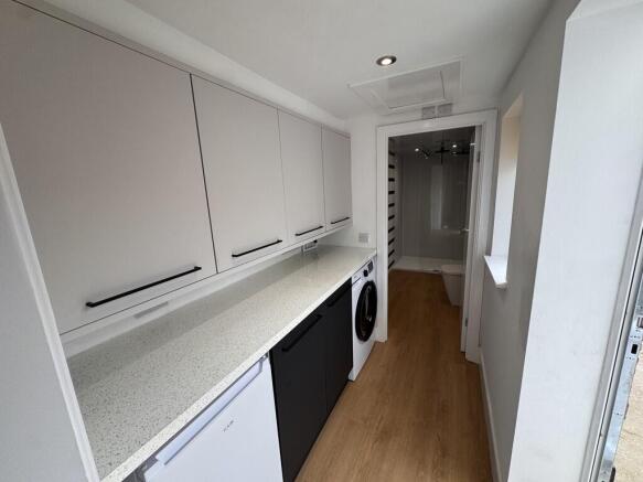 2 bed End of Terrace to rent Image 12
