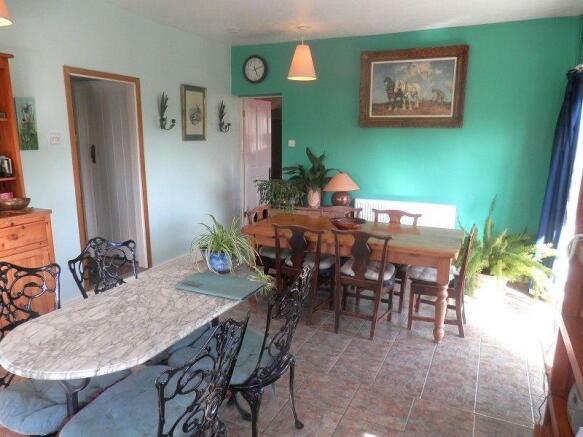 Kitchen/Dining Area