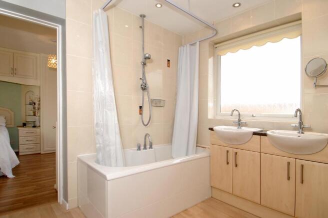 En Suite Bathroom