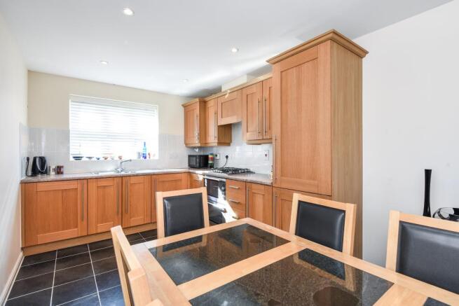 Kitchen/Dining Area