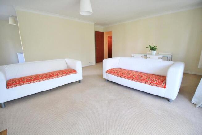 Living room (2)