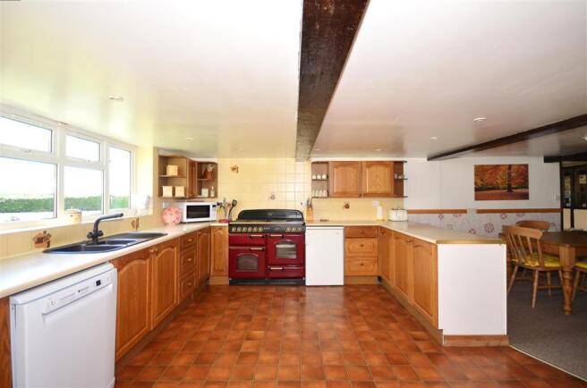 Kitchen/Dining Area