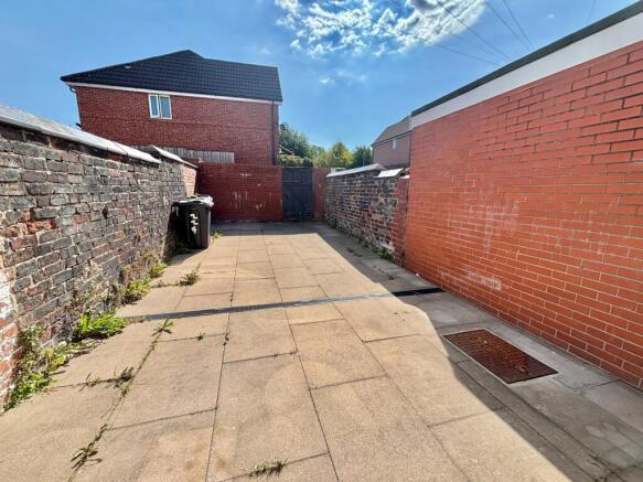 2 bed Terraced for sale Image 10