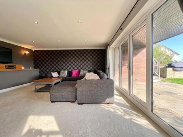 4 bed Detached for sale Image 12