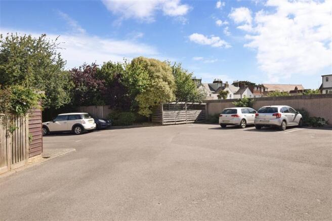 Driveway/Parking