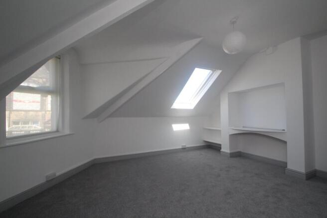 3 bed Flat to rent Image 5