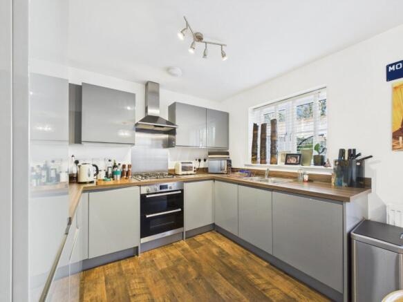 4 bed Detached for sale Image 6