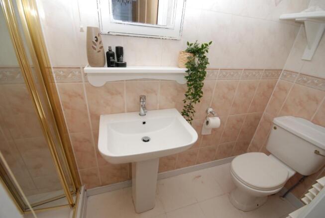 SHOWER ROOM/W.C.