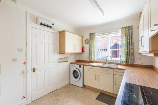 2 bed Bungalow for sale Image 6