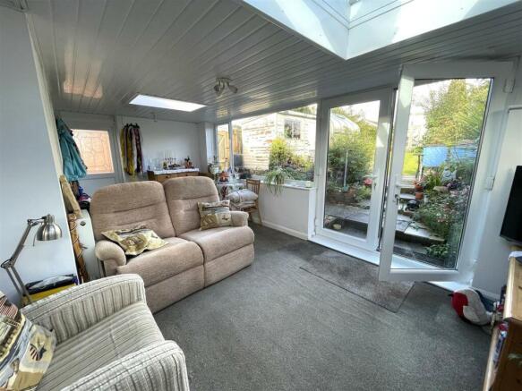 GARDEN ROOM A.JPG