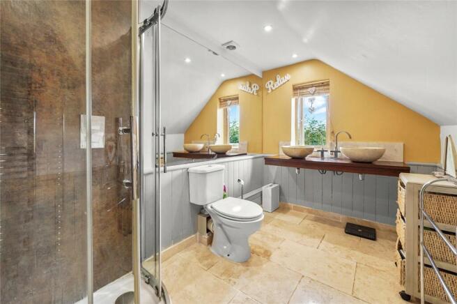 Bed 1 En-Suite