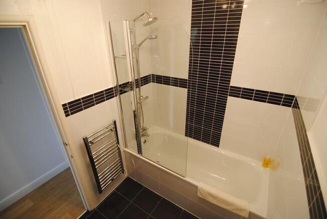 spacious 2 bedroom a