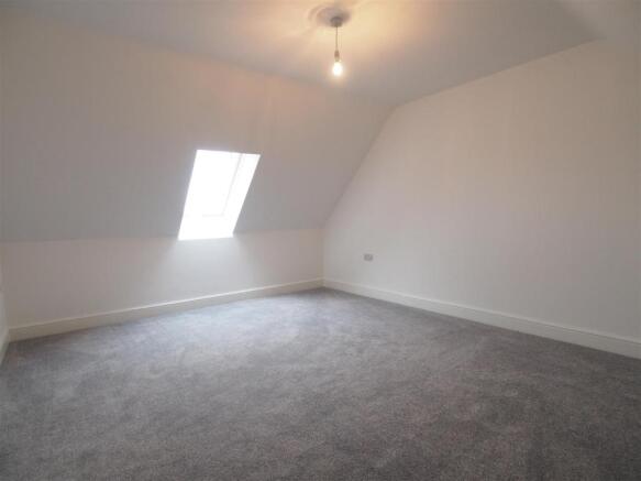 Master Bedroom 711