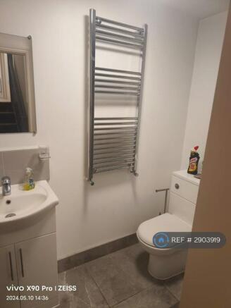 3 bed Flat to rent Image 4