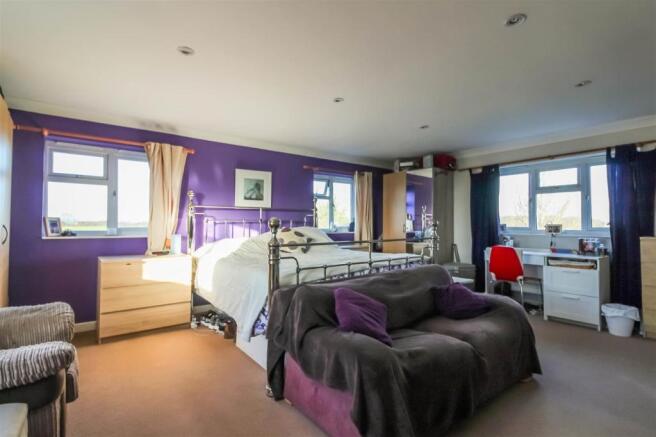 Master Bedroom.JPG