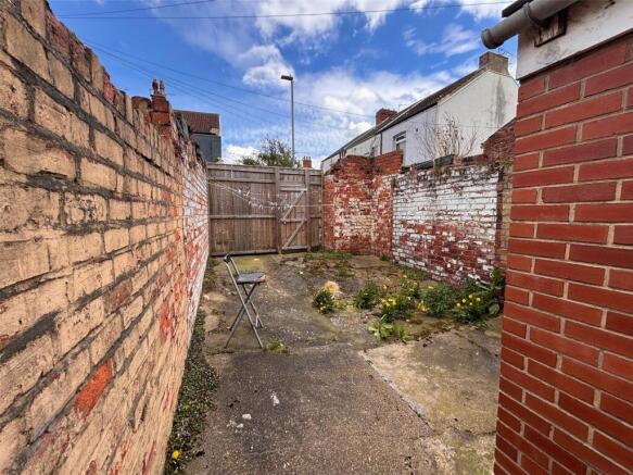 4 bed Terraced for sale Image 9
