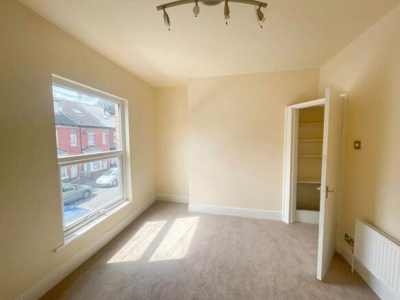 2 bed Terraced to rent Image 8
