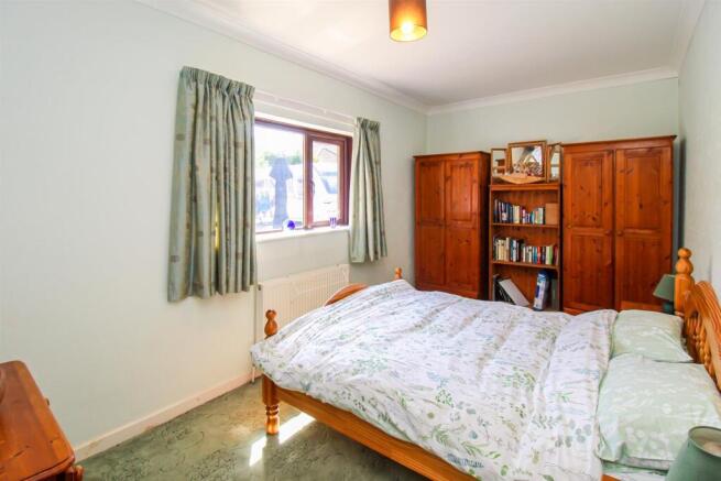 3 bed Bungalow for sale Image 10