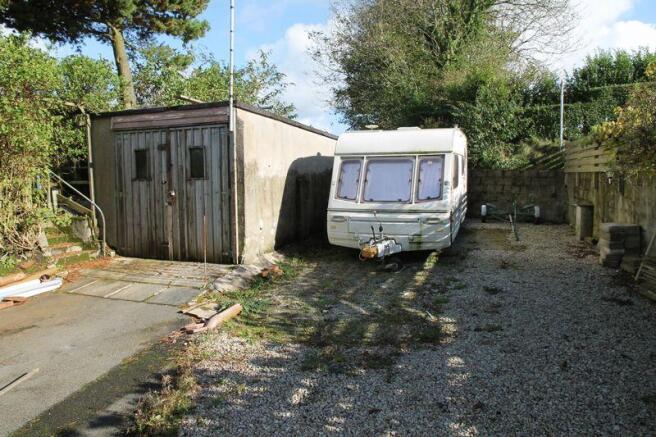 Garage & Parking