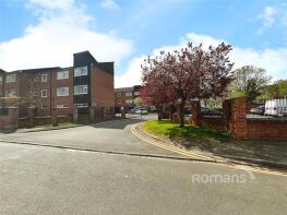 31, Bath Court, Maidenhead SL6 6ER