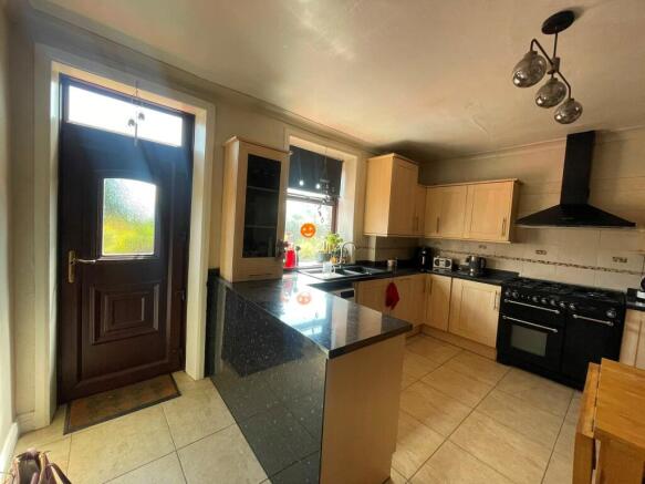 2 bed Terraced for sale Image 5