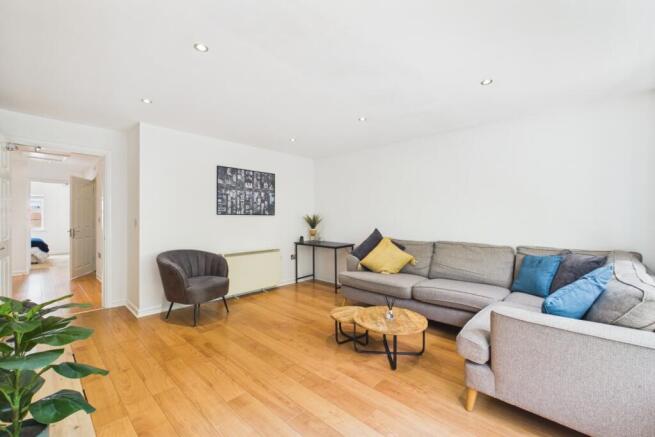 2 bed Flat for sale Image 12