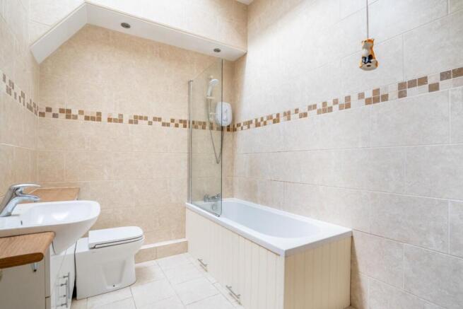 3 bed Terraced for sale Image 10