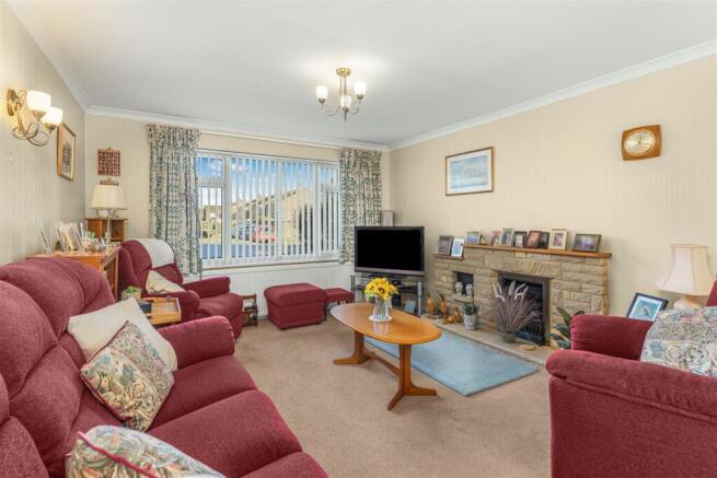 7 Lawrence Leys, Bloxham-6.jpg