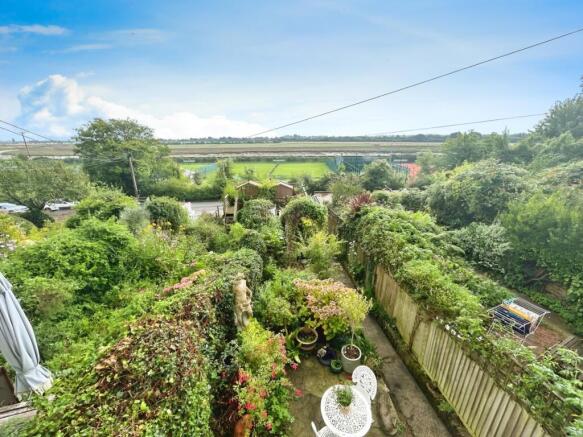 Front Garden & View