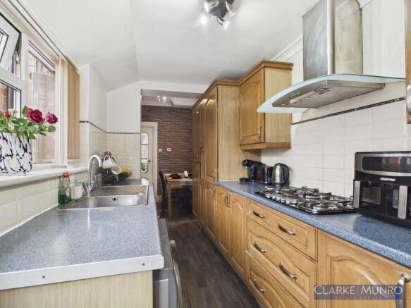 3 bed Semi-Detached for sale Image 4